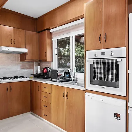 Demetris Apartment